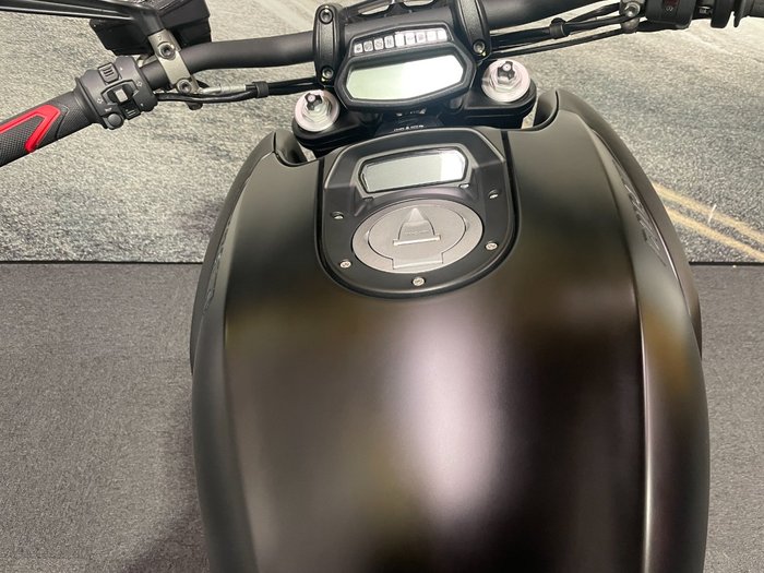 2015 DUCATI DIAVEL Black