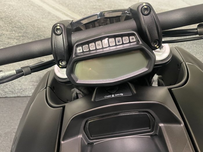 2015 DUCATI DIAVEL Black