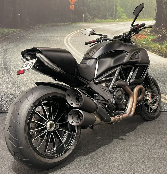2015 DUCATI DIAVEL Black