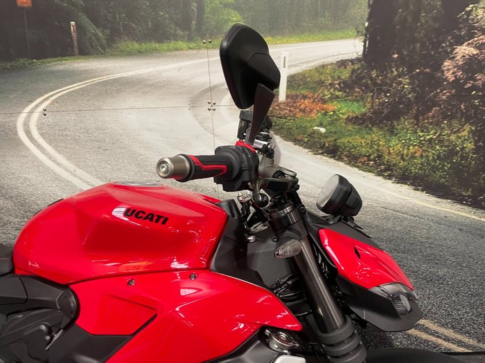 2023 DUCATI STREETFIGHTER V4 S Red