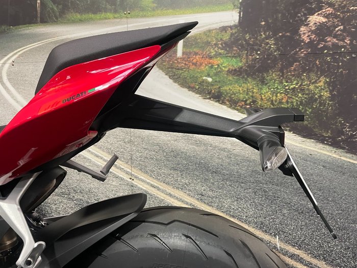2023 DUCATI STREETFIGHTER V4 S Red