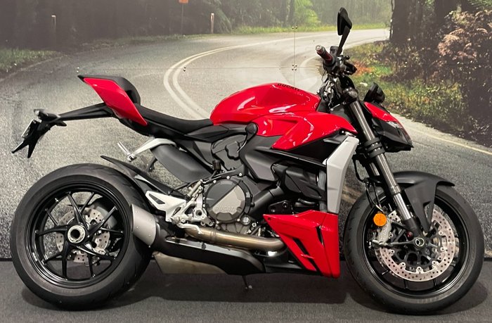 2023 DUCATI STREETFIGHTER V4 S Red