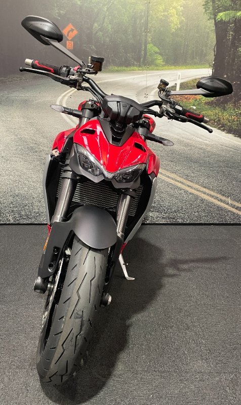 2023 DUCATI STREETFIGHTER V4 S Red