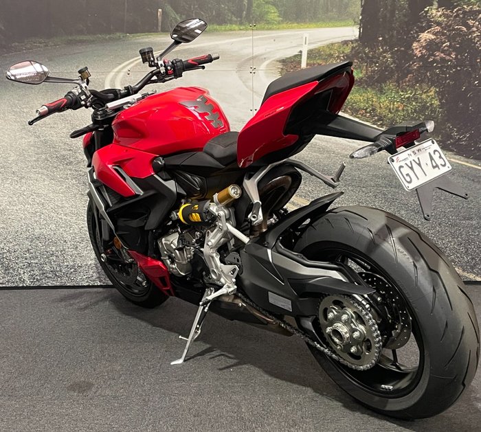 2023 DUCATI STREETFIGHTER V4 S Red