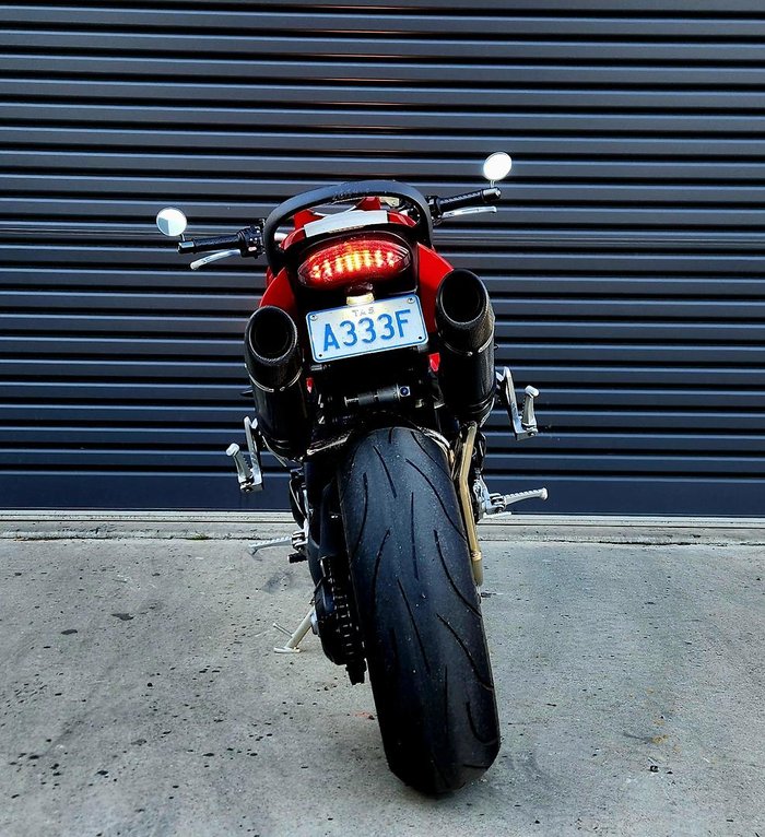 2010 Triumph Speed Triple 1050 SE Speed Triple Red