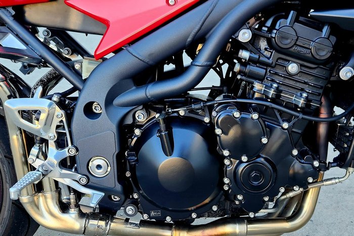 2010 Triumph Speed Triple 1050 SE Speed Triple Red