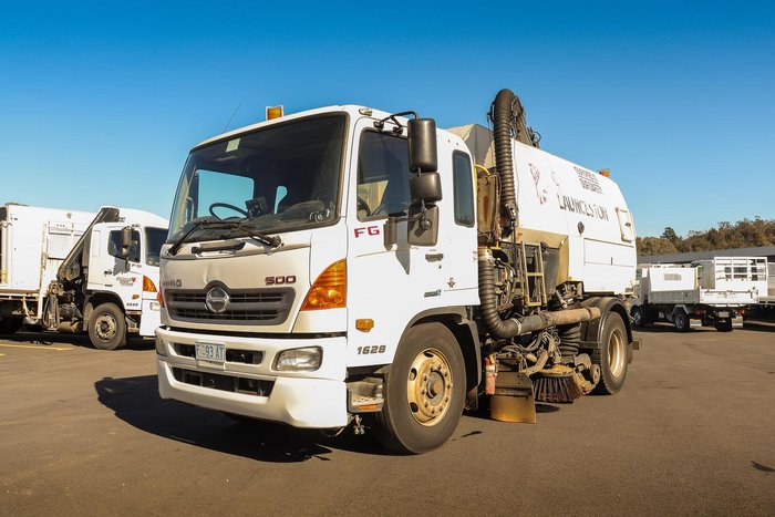 2016 Hino 500 Fg 1628 Sweeper White