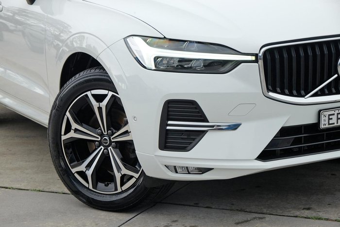 2021 Volvo XC60 B5 Momentum MY22 AWD Ice White