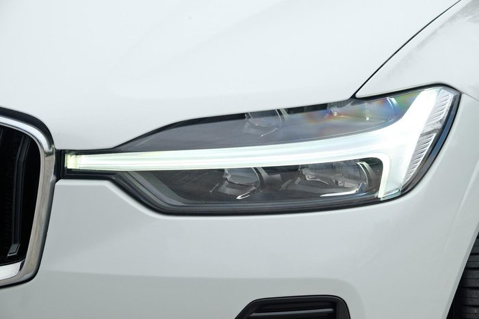 2021 Volvo XC60 B5 Momentum MY22 AWD Ice White