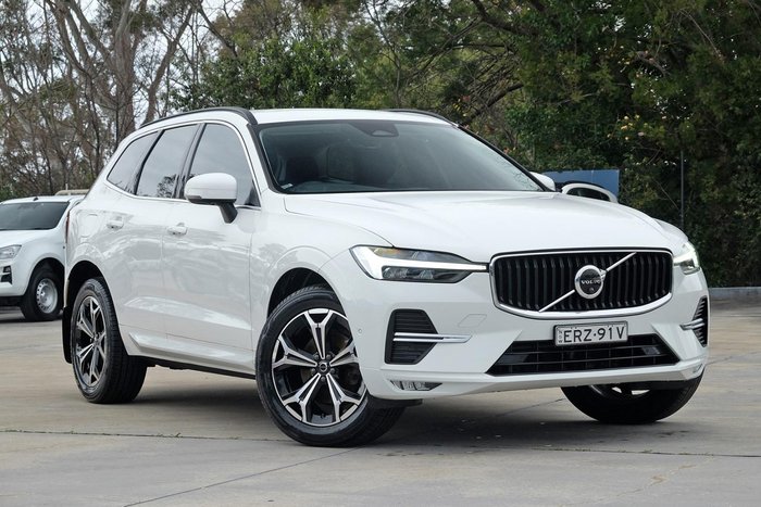 2021 Volvo XC60 B5 Momentum MY22 AWD Ice White