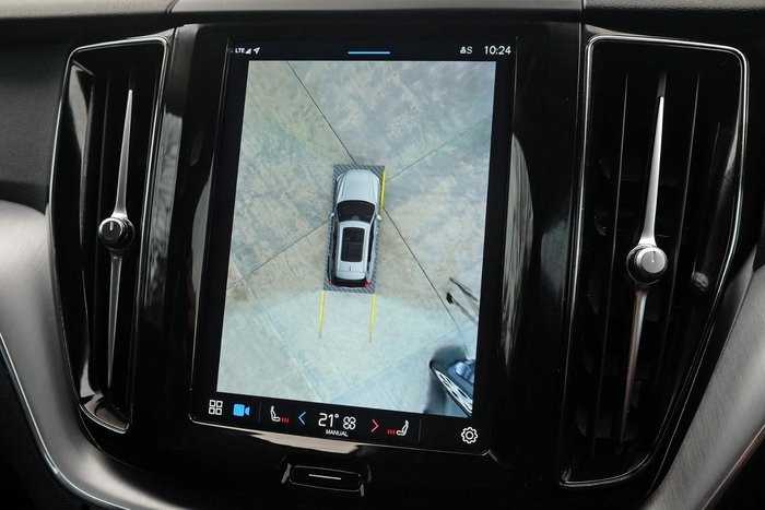 2021 Volvo XC60 B5 Momentum MY22 AWD Ice White