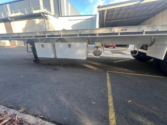2024 GL Trailers Tri-Axle Flat Top White
