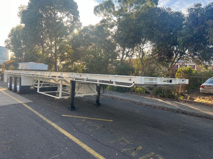 2024 GL Trailers Tri-Axle Flat Top White