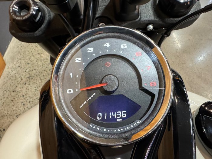 2022 Harley-davidson FXFBS FAT BOB (114) WHITE SAND PEARL