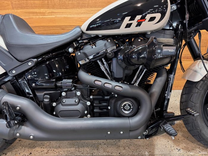 2022 Harley-davidson FXFBS FAT BOB (114) WHITE SAND PEARL