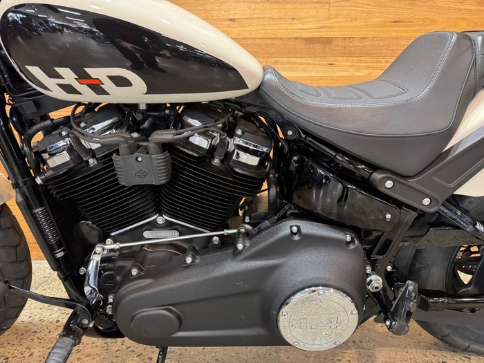 2022 Harley-davidson FXFBS FAT BOB (114) WHITE SAND PEARL