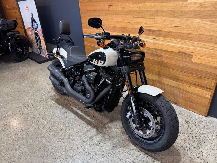 2022 Harley-davidson FXFBS FAT BOB (114) WHITE SAND PEARL