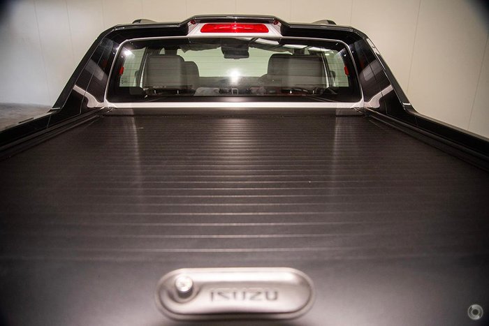 2025 Isuzu D-MAX X-TERRAIN MY24 4X4 Dual Range Moonstone White