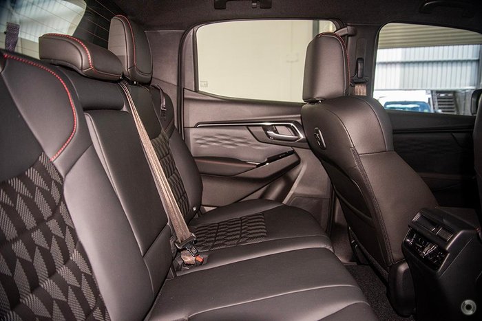 2025 Isuzu D-MAX X-TERRAIN MY24 4X4 Dual Range Moonstone White