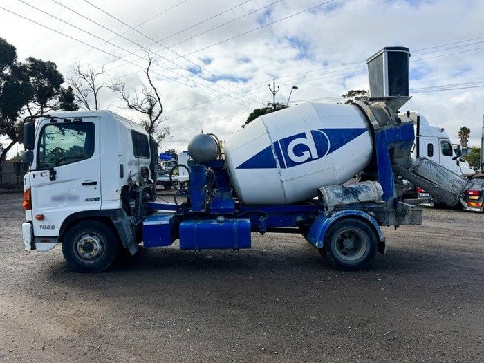 2016 Hino Fc 1022 Cement Agi Truck