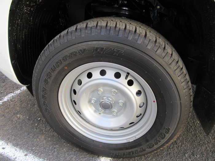 2025 Mitsubishi Triton GLX