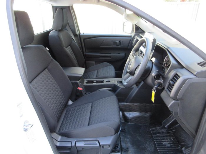 2025 Mitsubishi Triton GLX