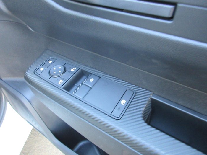 2025 Mitsubishi Triton GLX