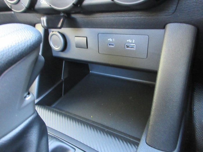 2025 Mitsubishi Triton GLX