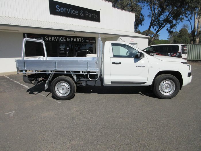 2025 Mitsubishi Triton GLX