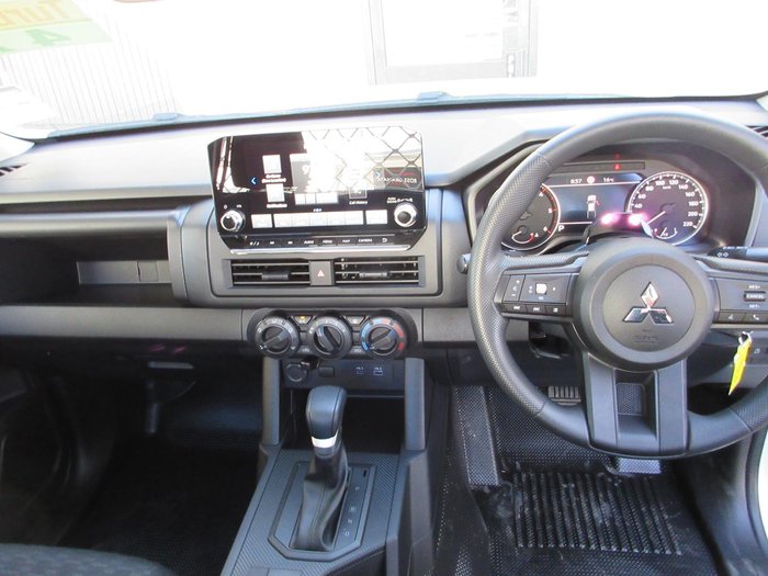 2025 Mitsubishi Triton GLX