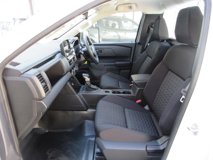 2025 Mitsubishi Triton GLX