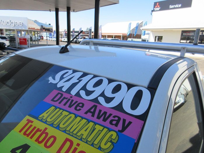 2025 Mitsubishi Triton GLX