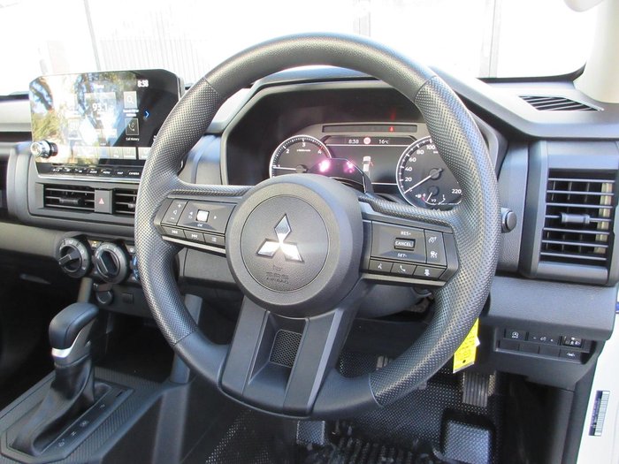 2025 Mitsubishi Triton GLX