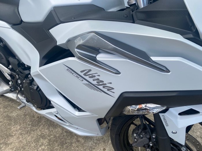 2024 Kawasaki NINJA 500 White