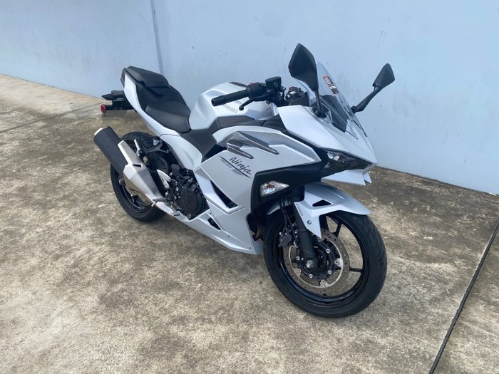 2024 Kawasaki NINJA 500 White