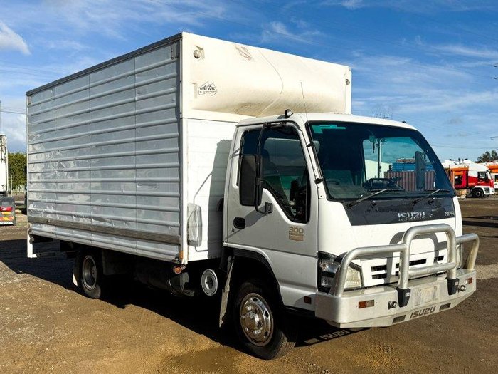 2007 Isuzu Npr Pantec Truck