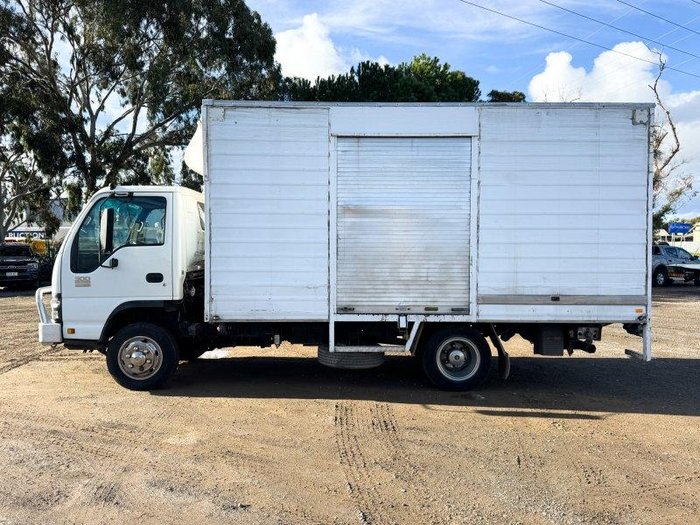 2007 Isuzu Npr Pantec Truck
