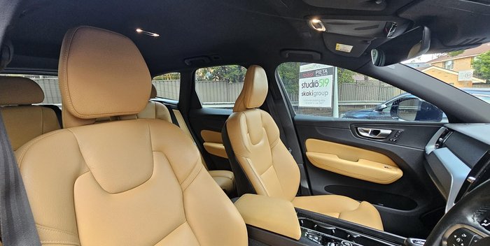 2019 Volvo XC60 D4 Momentum MY19 AWD Onyx Black