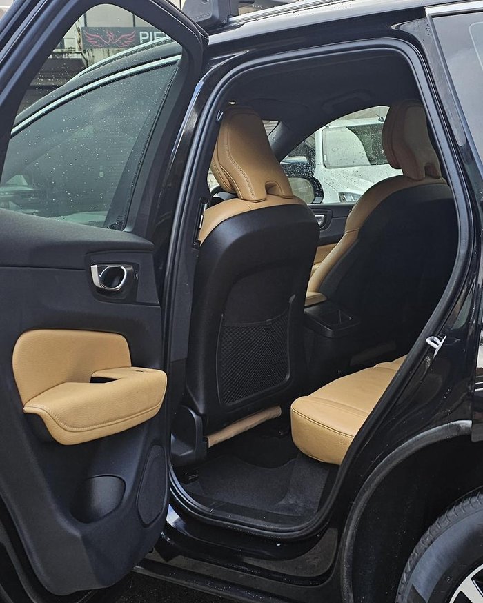 2019 Volvo XC60 D4 Momentum MY19 AWD Onyx Black