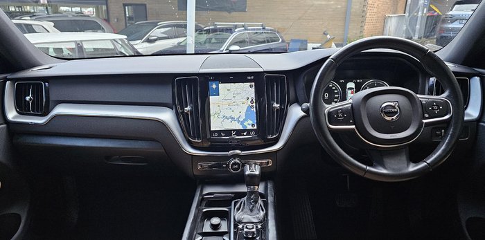2019 Volvo XC60 D4 Momentum MY19 AWD Onyx Black