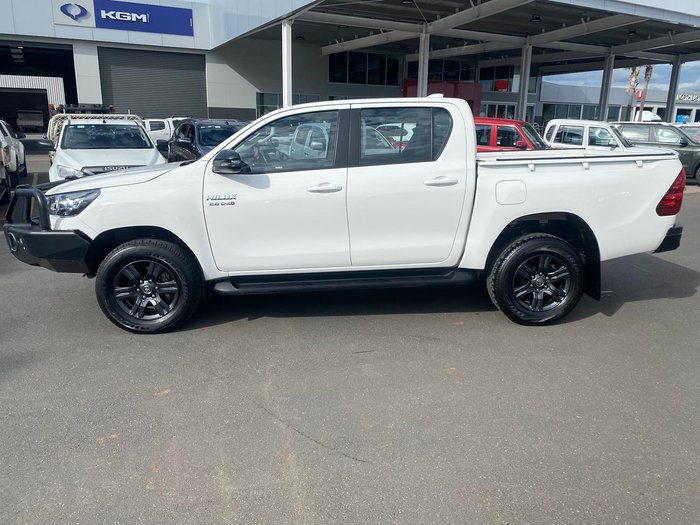 2024 Toyota Hilux SR