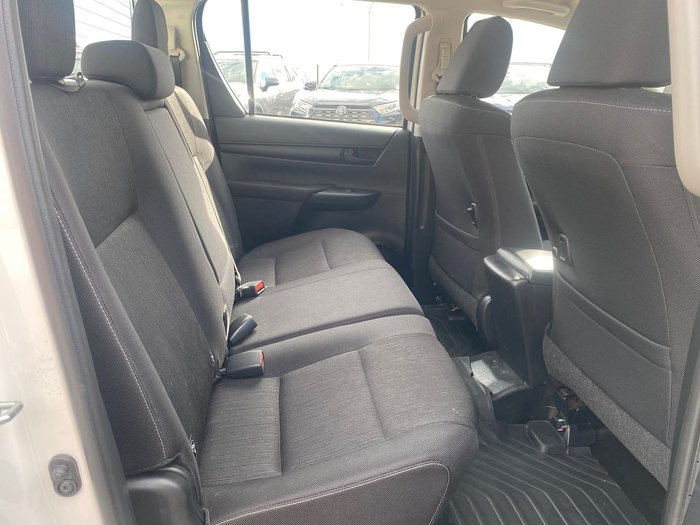 2024 Toyota Hilux SR