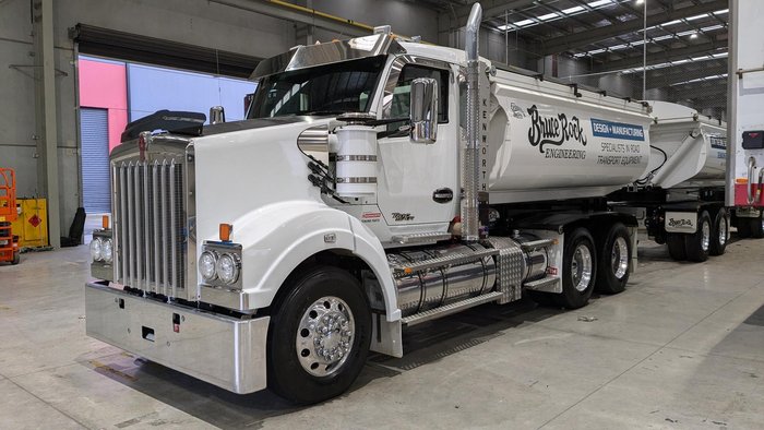 2023 Kenworth T610sar White