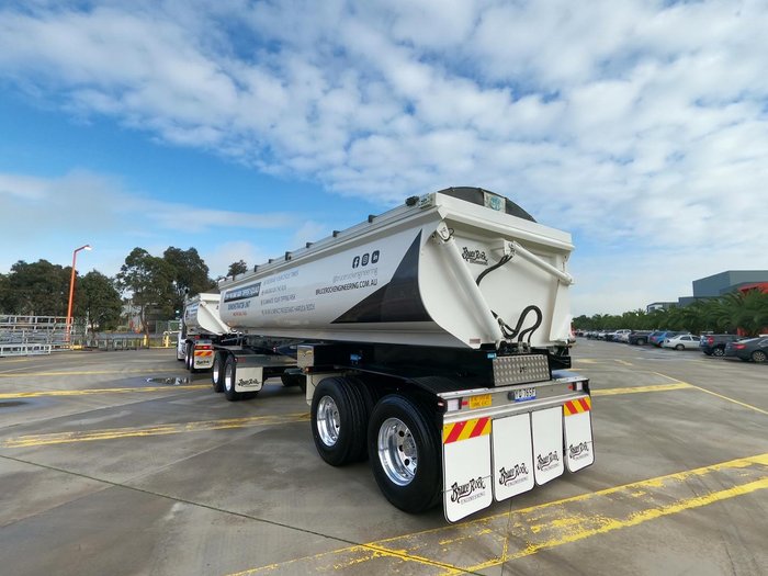 2023 Kenworth T610sar White