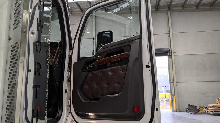 2023 Kenworth T610sar White