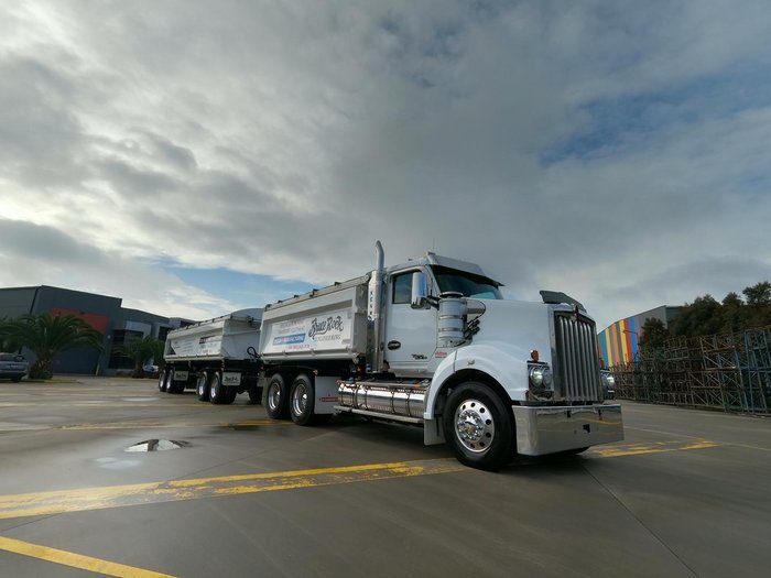 2023 Kenworth T610sar White