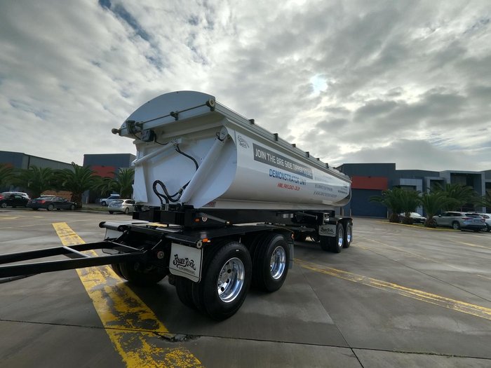 2023 Kenworth T610sar White