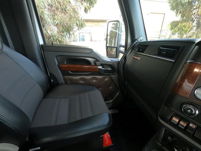 2023 Kenworth T610sar White