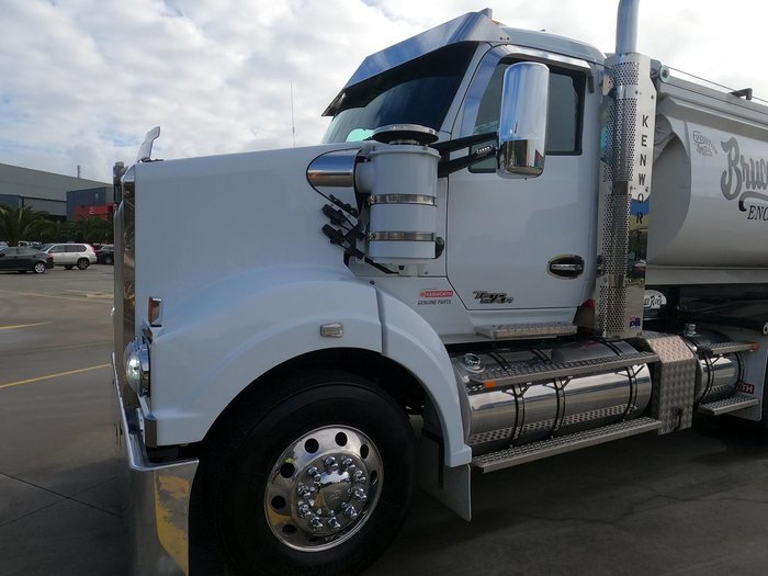 2023 Kenworth T610sar White