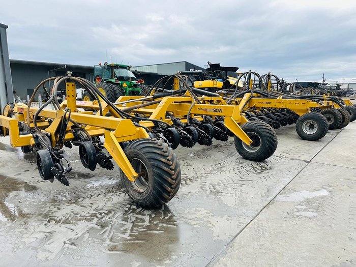2013 SERAFIN ULTISOW S18 60 BI FOLD SINGLE DISC AIR SEEDER Used YELLOW